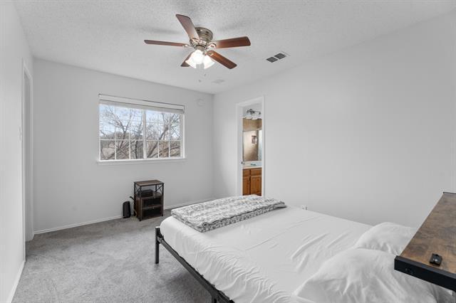 Building Photo - 2422 Whispering Cove Cir