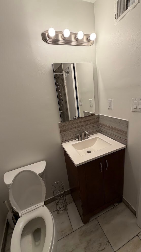 Bathroom - 10923 Nandina Ct