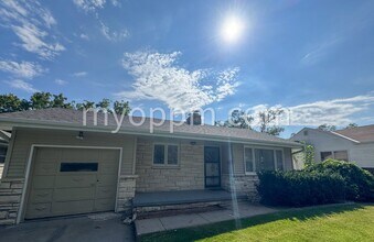 Building Photo - Spacious 4 Bed 2 Bath Home!