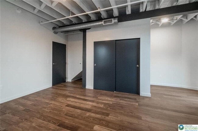 Building Photo - 107 Hamilton St