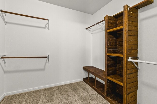 Building Photo - 169 Iris St