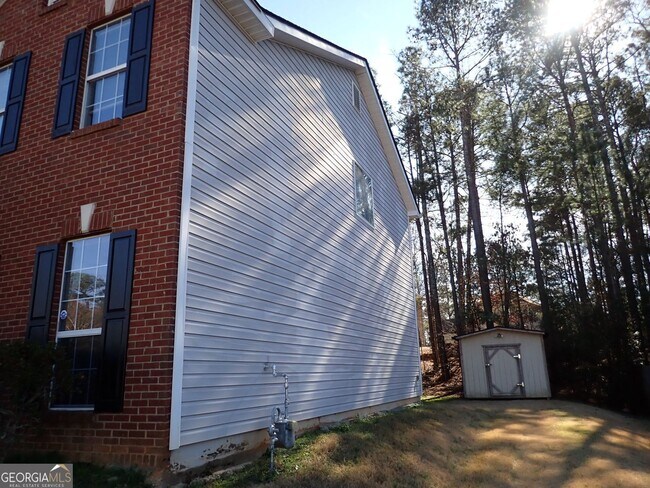 Building Photo - 827 Sinclair Way