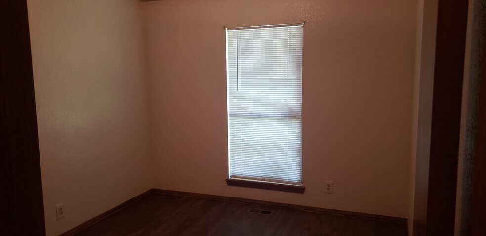 Building Photo - 2928 S 125th E Ave