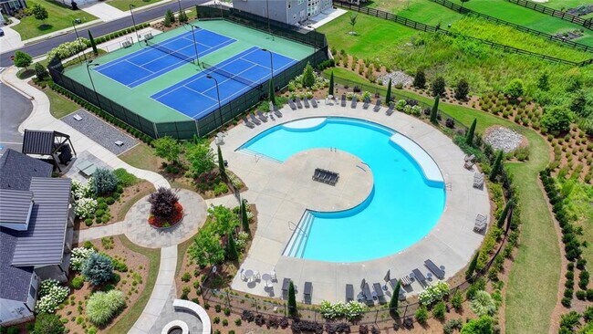 Building Photo - 3695 Andover St