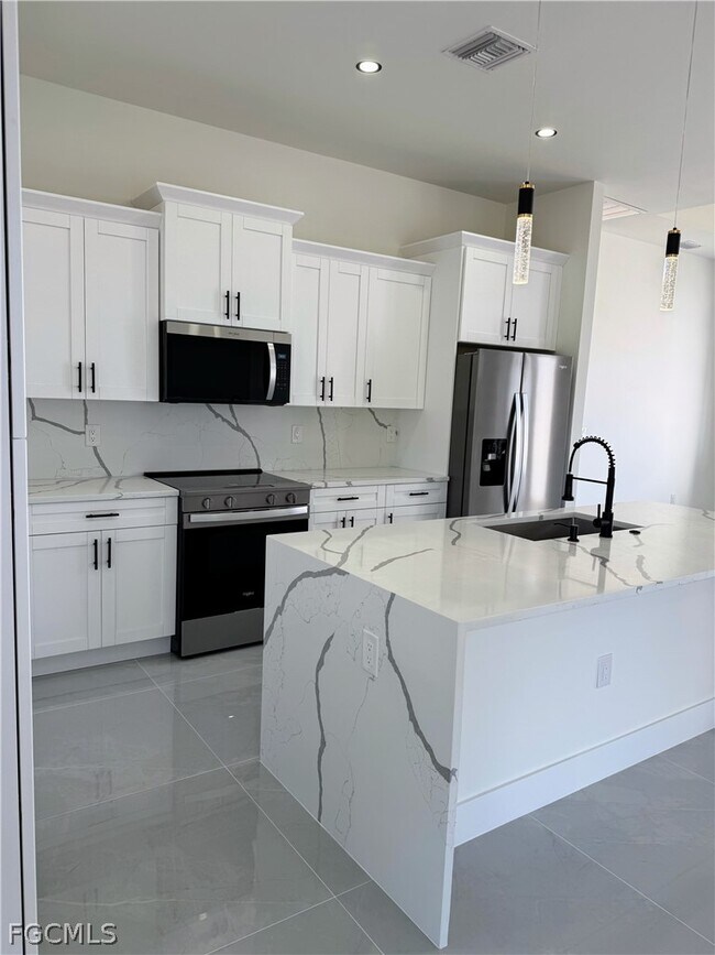 Building Photo - 459 Lockport Ave S