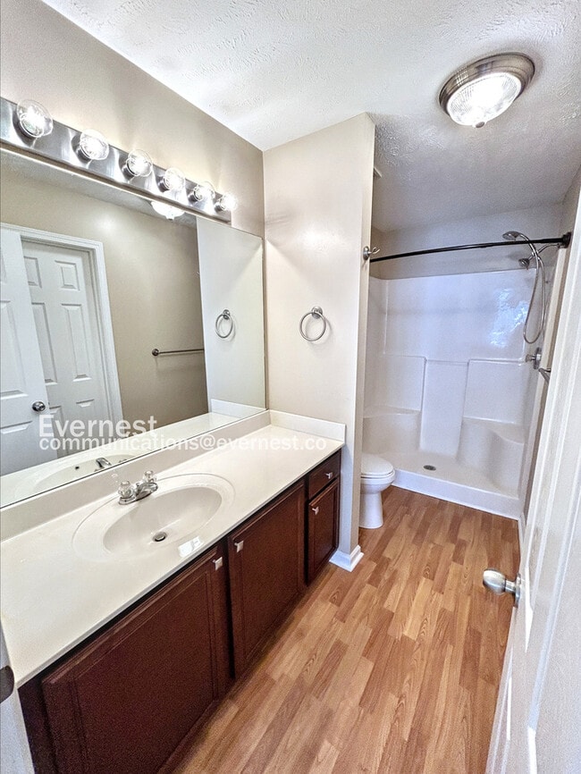 Building Photo - 102 Antler Ridge Cir