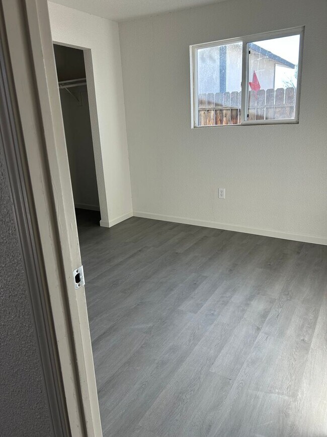 Building Photo - 3801 Sherman Ln