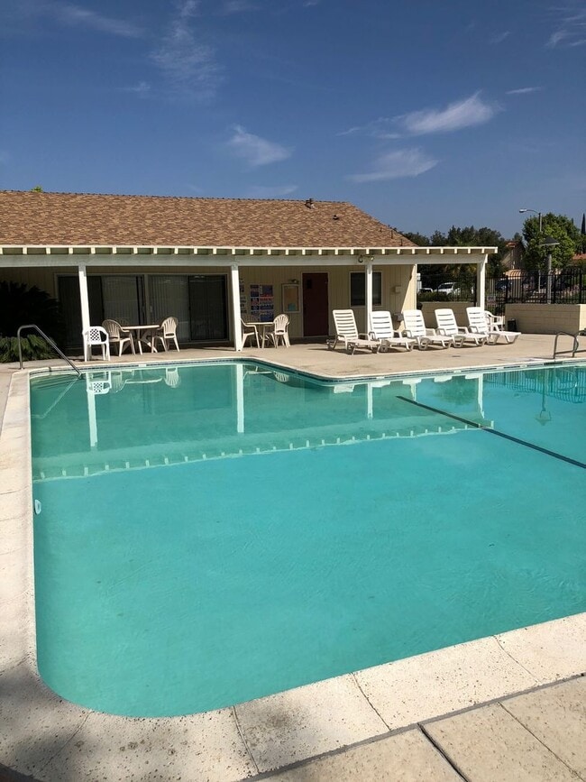 Building Photo - Beautiful 3 Bed 2 Bath Single Story house in prestigious community of Daimond Bar Close to everyw...