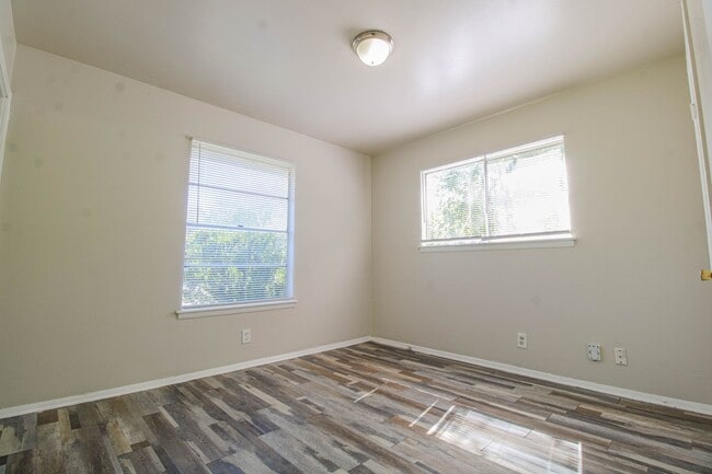 Building Photo - 5822 Branch Valley Dr