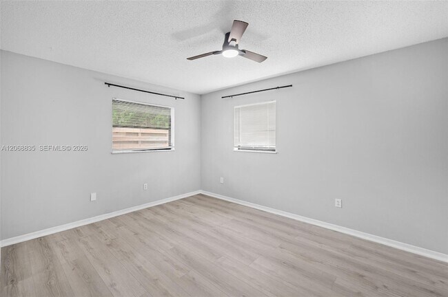 Building Photo - 3317 NE Jeannette Dr