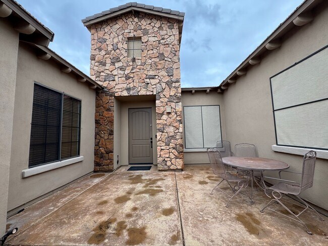 Building Photo - 4 BR Laughlin Ranch Golf Estate Utilities included, Fully furnished on Bullhead Parkway