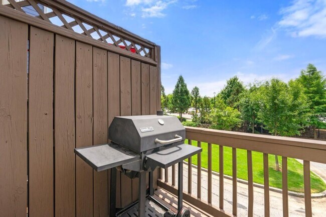 Building Photo - 750 Liberty Commons Dr NW