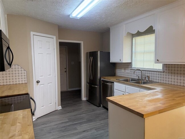 Building Photo - 1206 Kingston Green Dr