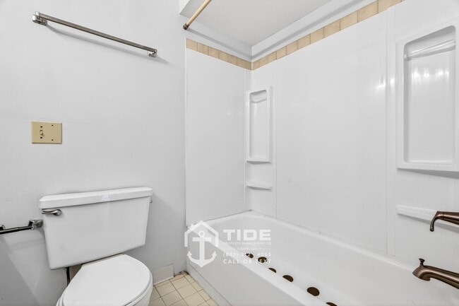 Building Photo - Spacious Home in the Heart of Summerville