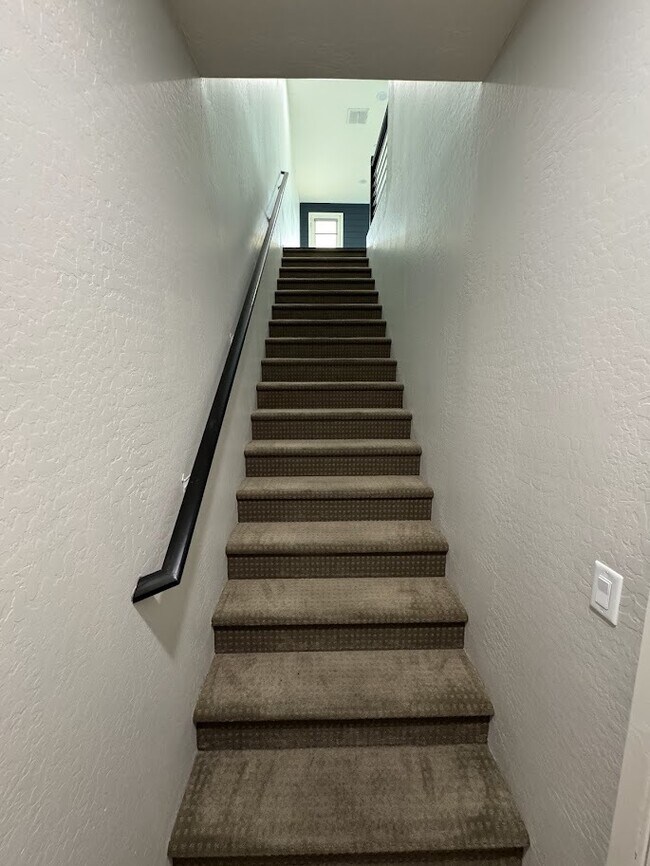 Building Photo - Chandler Luxury Townhome