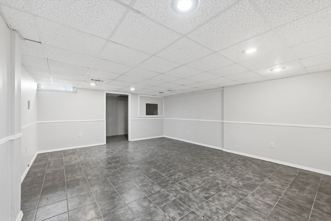 Building Photo - 10 Woodcrest Rd