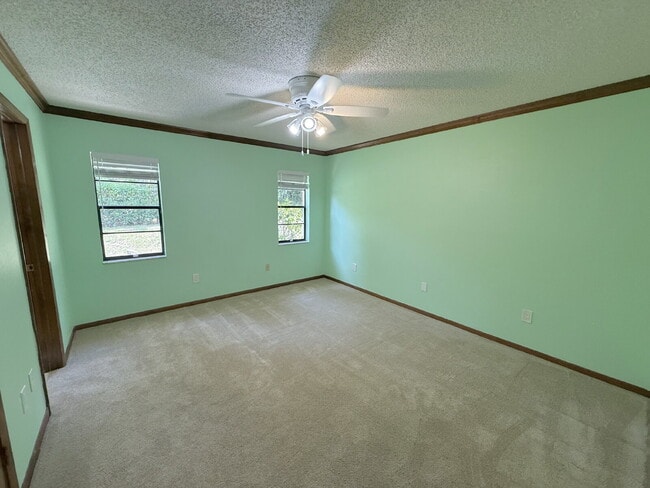 Building Photo - 6203 Emerson Dr