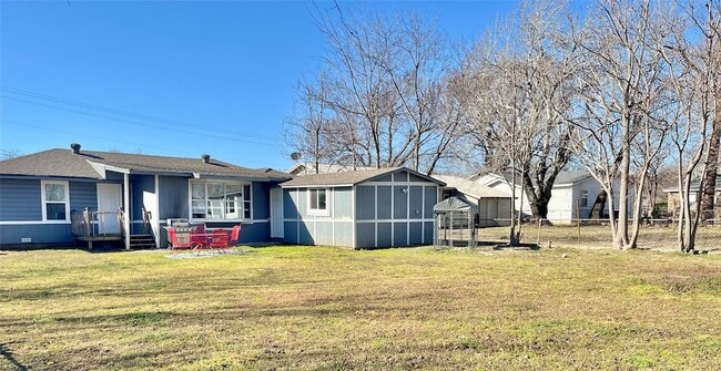 Building Photo - 715 North Ave