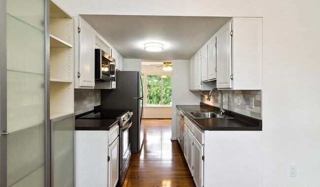 Building Photo - 12 Metz Ct