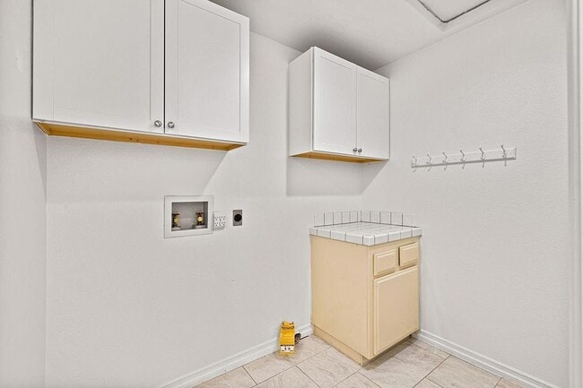 Building Photo - 43520 Via Magellan Dr