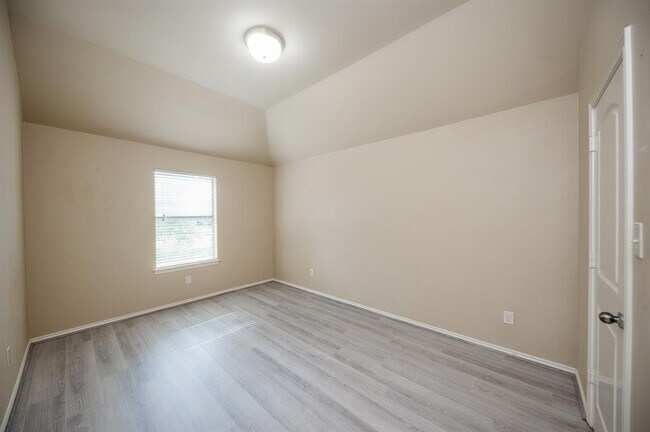 Building Photo - 4019 Windmill Creek Dr