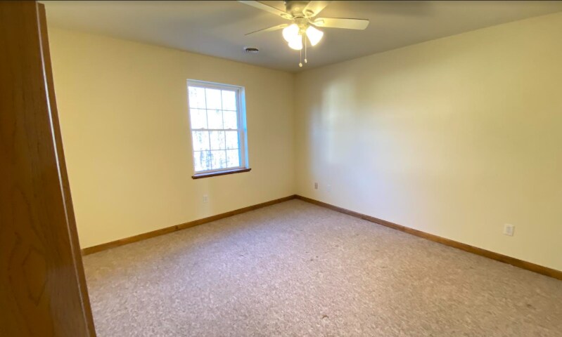 Building Photo - 525 Sir Benjamin Way