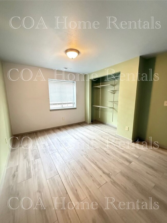 Building Photo - Midtown