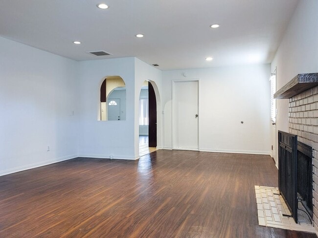 Building Photo - 13312 Markdale Ave