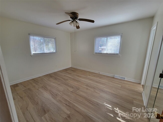 Building Photo - 6539 Louglen Cir