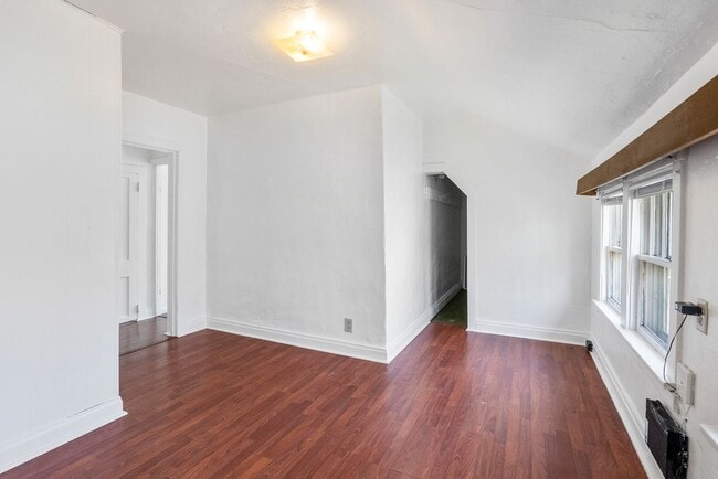 Building Photo - 1918 Olive St