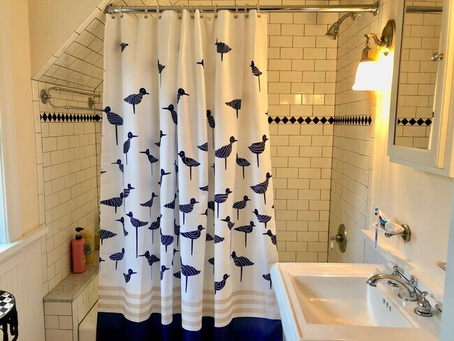 Building Photo - 10 Deer Path