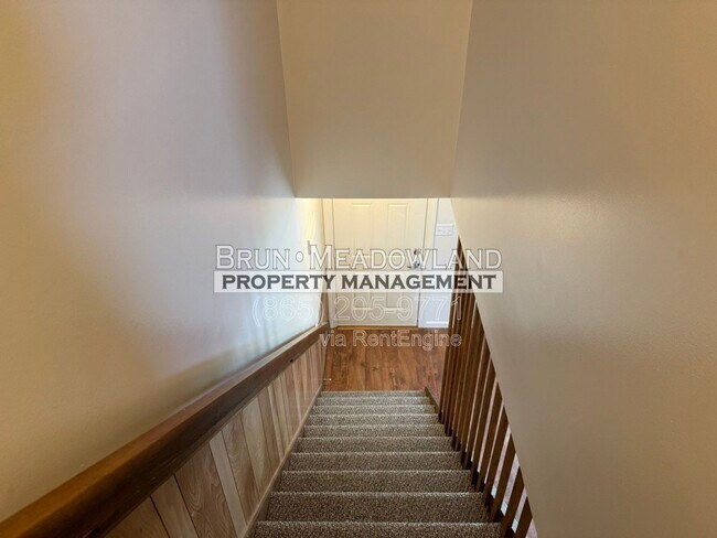 Building Photo - 1811 Meadowland Ln