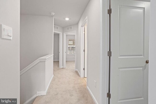 Building Photo - 30 Cardinal Wy