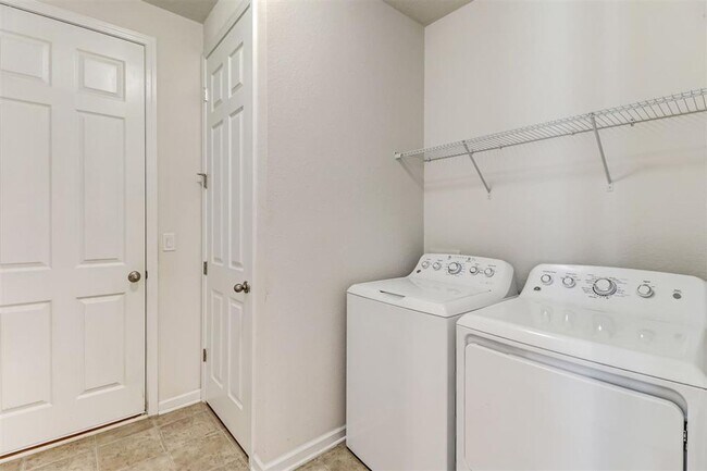 Building Photo - Spacious 4-Bedroom Home Near Amelia Island...