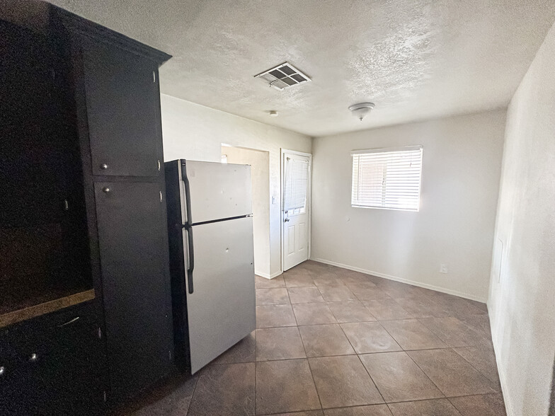 Building Photo - 33 S Olive