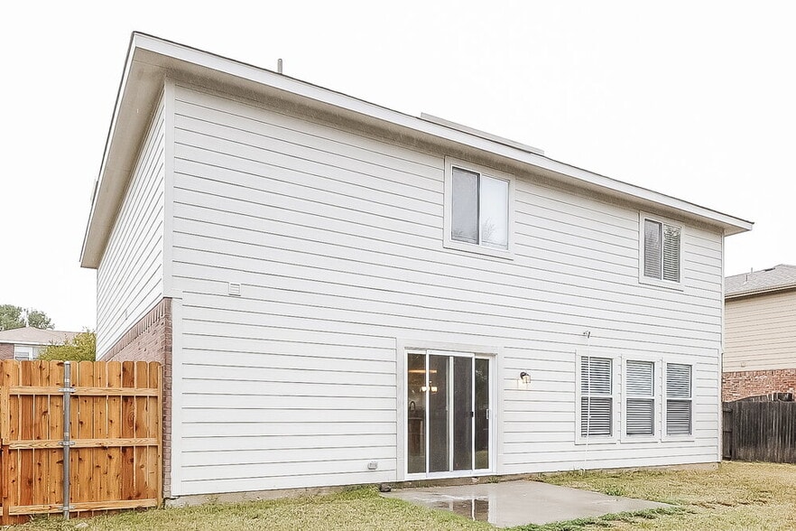 Building Photo - 2308 Overlook Ln