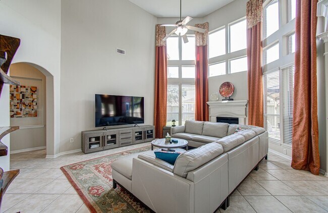 Building Photo - 26427 Sagewood Forest Dr