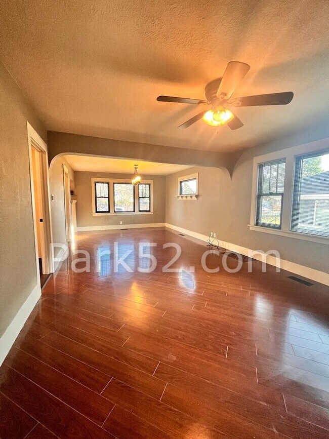 Building Photo - Beautiful Tacoma Single Family Home