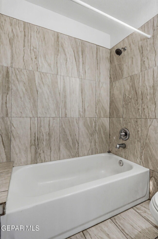 Building Photo - 2356 Juliette Low Dr