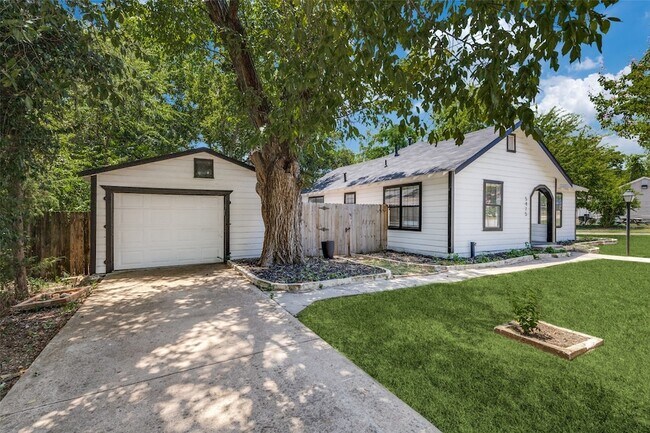 Primary Photo - 5415 Dartmouth Ave