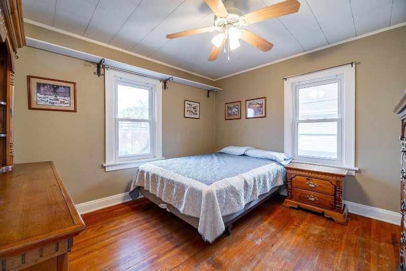 Building Photo - 266 S Roys Ave