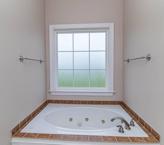 Building Photo - 109 Willow Pond Dr