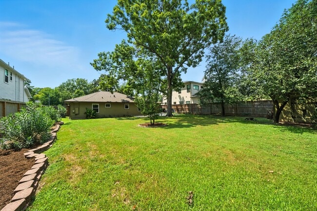 Building Photo - 1714 Parana Dr