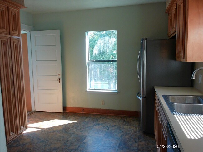 Building Photo - 4619 Ave S