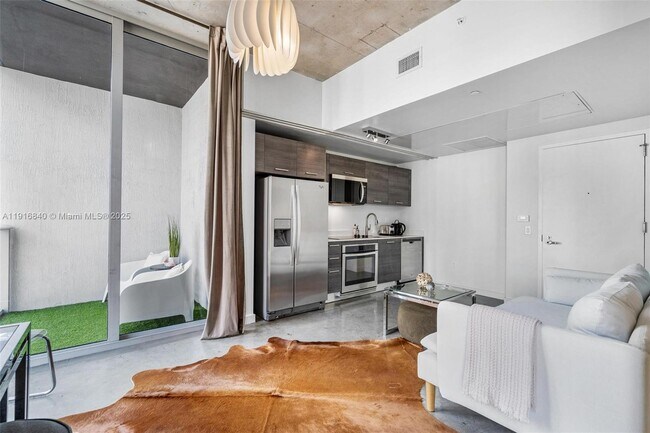 Building Photo - 151 SE 1st St