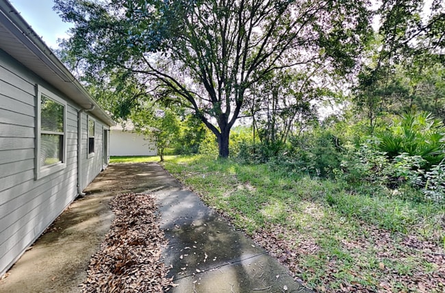 Building Photo - 155 Plainview Dr
