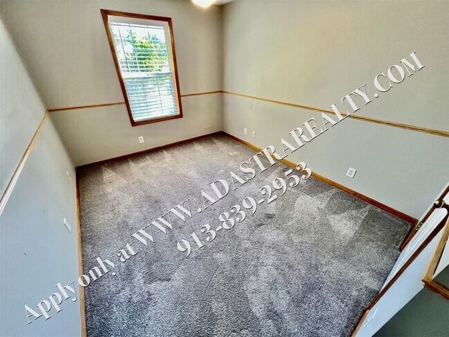 Building Photo - Updated 4 Bed 2.5 Bath in Olathe-Available...