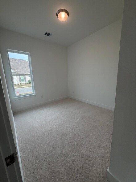 Building Photo - 9579 Summer Cypress Ave