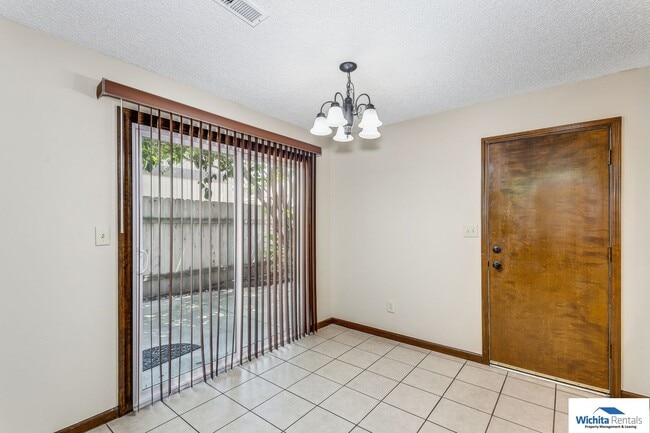 Building Photo - 3 bedroom duplex in Derby