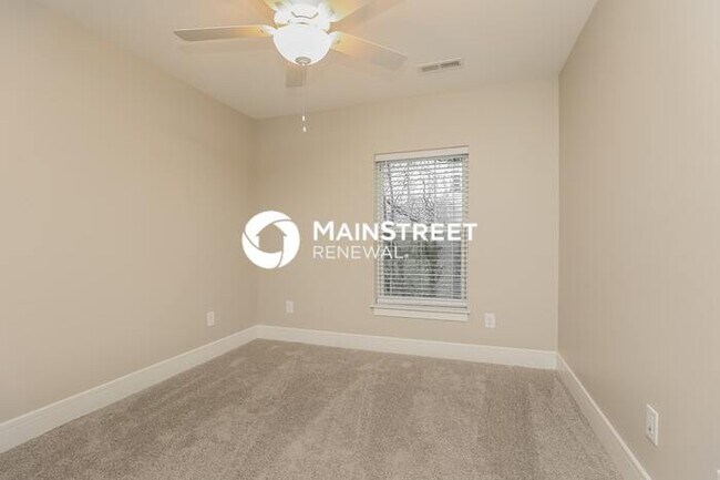 Building Photo - 3 Bedroom Pet-Friendly Home in Gallatin, TN with Main Street Renewal